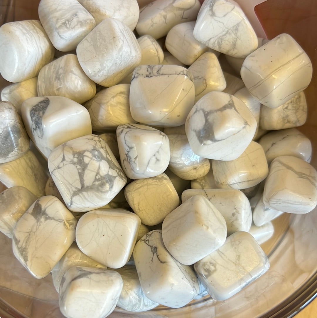 Howlite tumble stones MMM