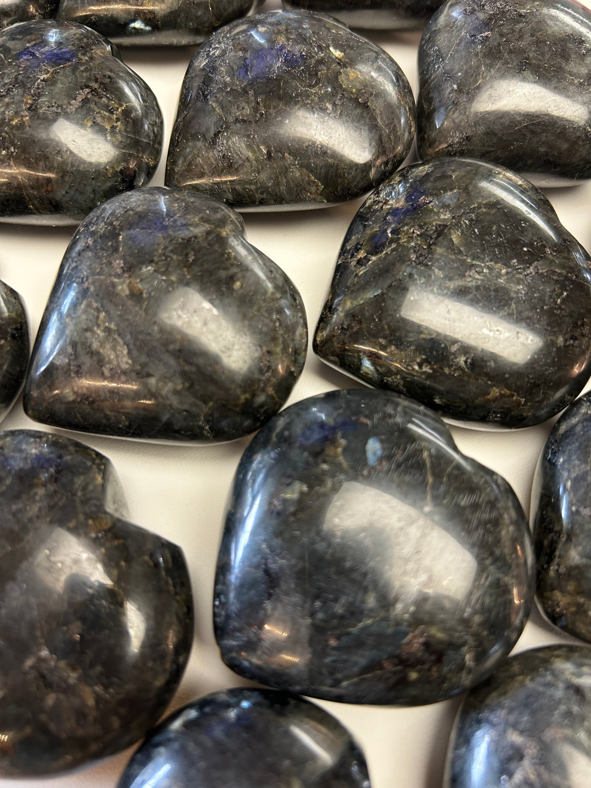 Dark Larvakite Hearts