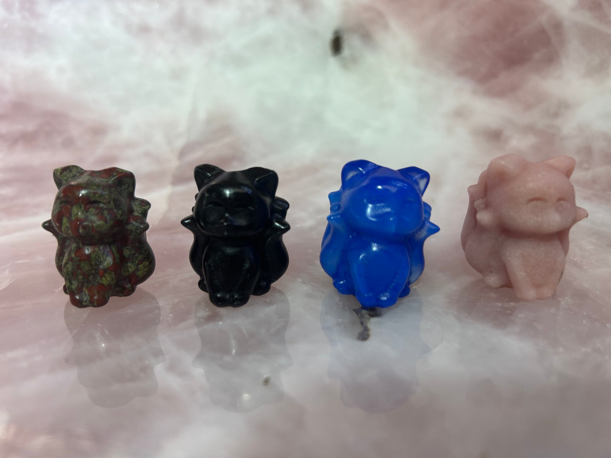 Carvings Mountain Mineral Market
